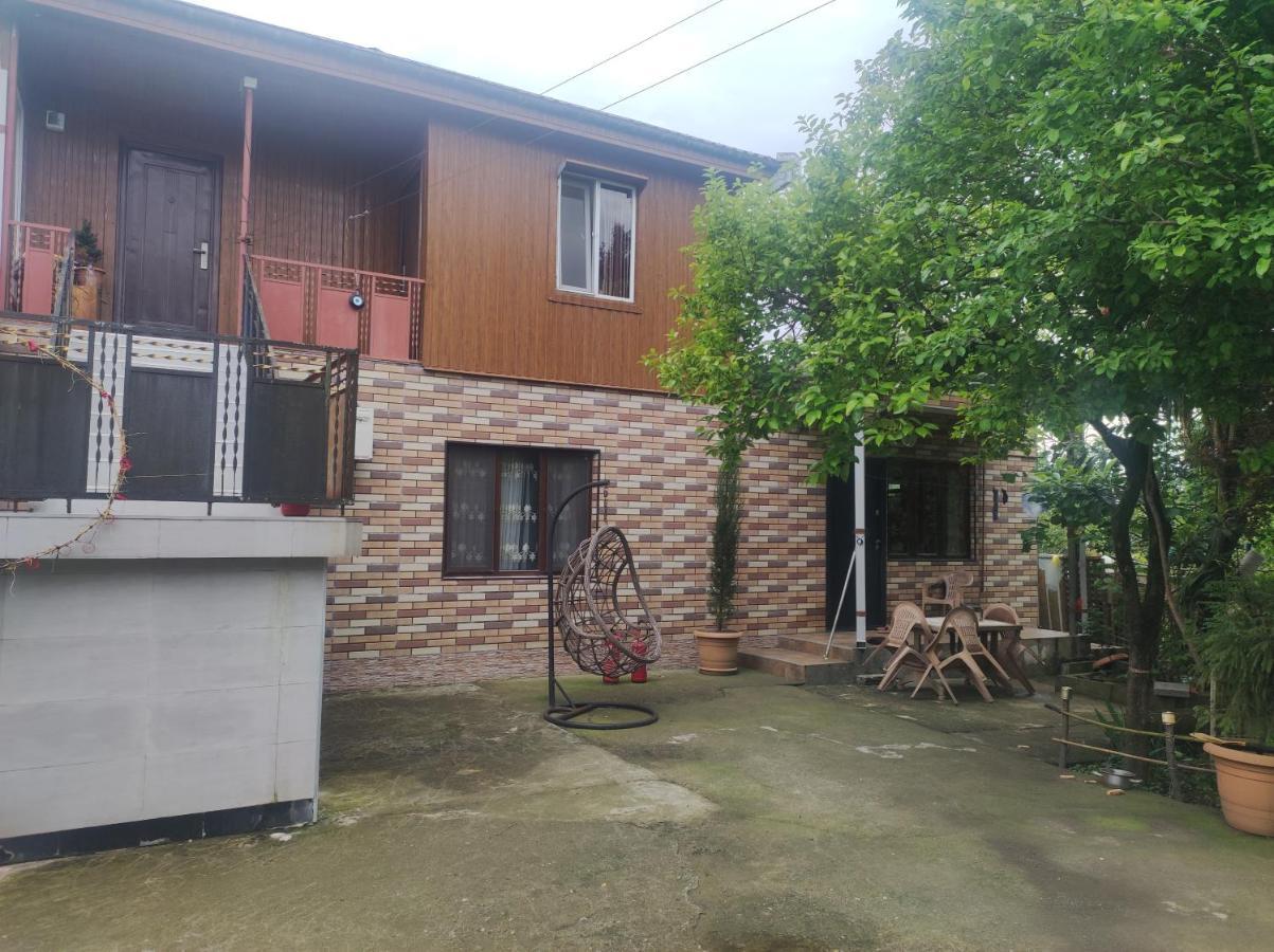 Отель Private House In Батуми Экстерьер фото