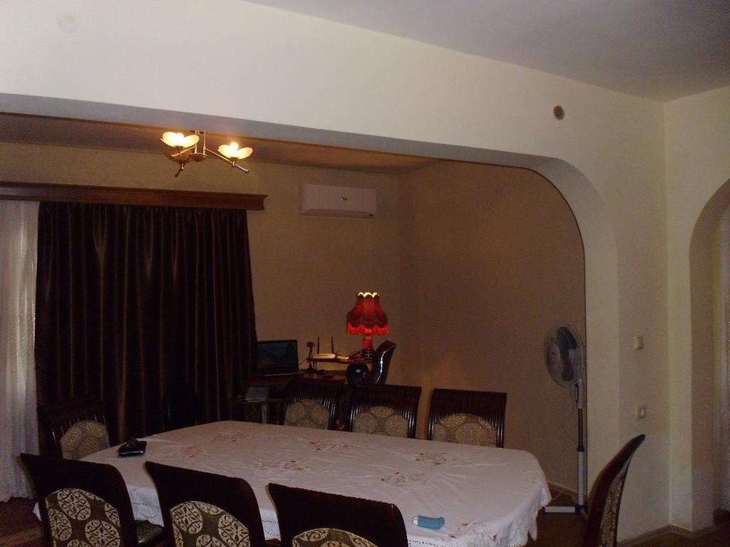 Отель Private House In Батуми Номер фото